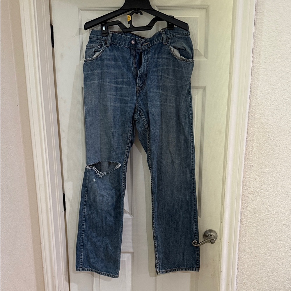Classic Straight-Leg Men's Jeans in Blue with Knee Distress